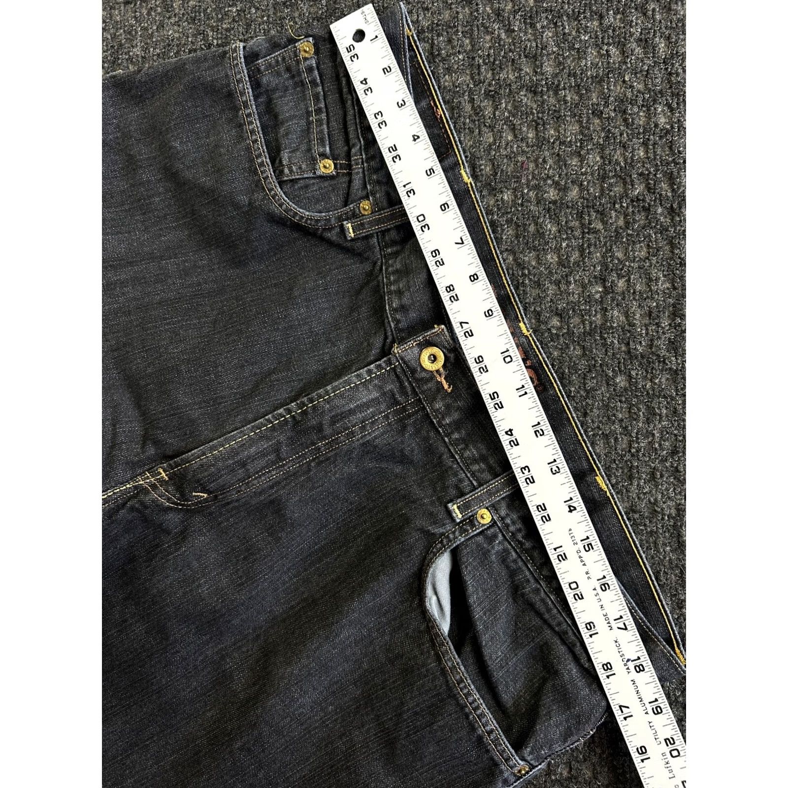 Levi's VINTAGE Levi’s 569 Jeans Straight Denim 38 x 30 Dark Blue Distressed 90s Mens Jeans Size US 38 / EU 54 - 7 Thumbnail