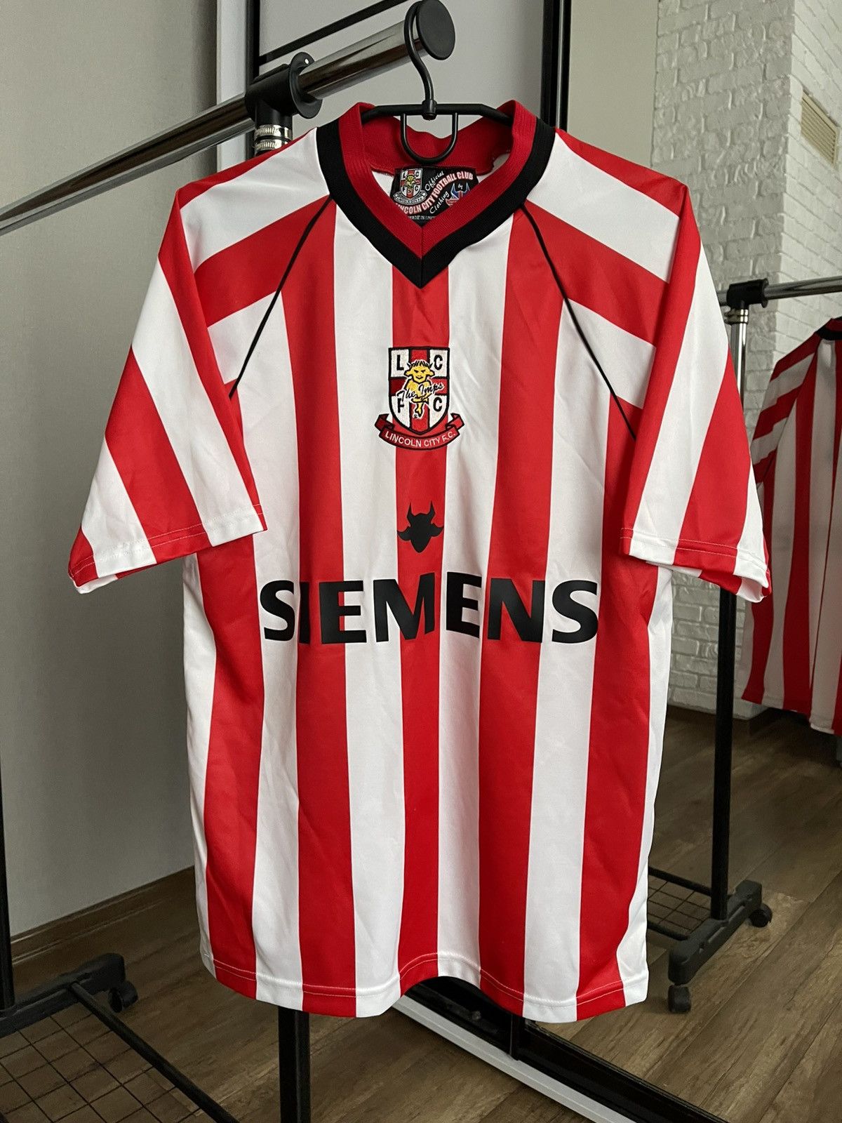 Other 2003/2004 Lincoln City FC Impsport Vintage Soccer Jersey Size US S / EU 44-46 / 1 - 1 Thumbnail