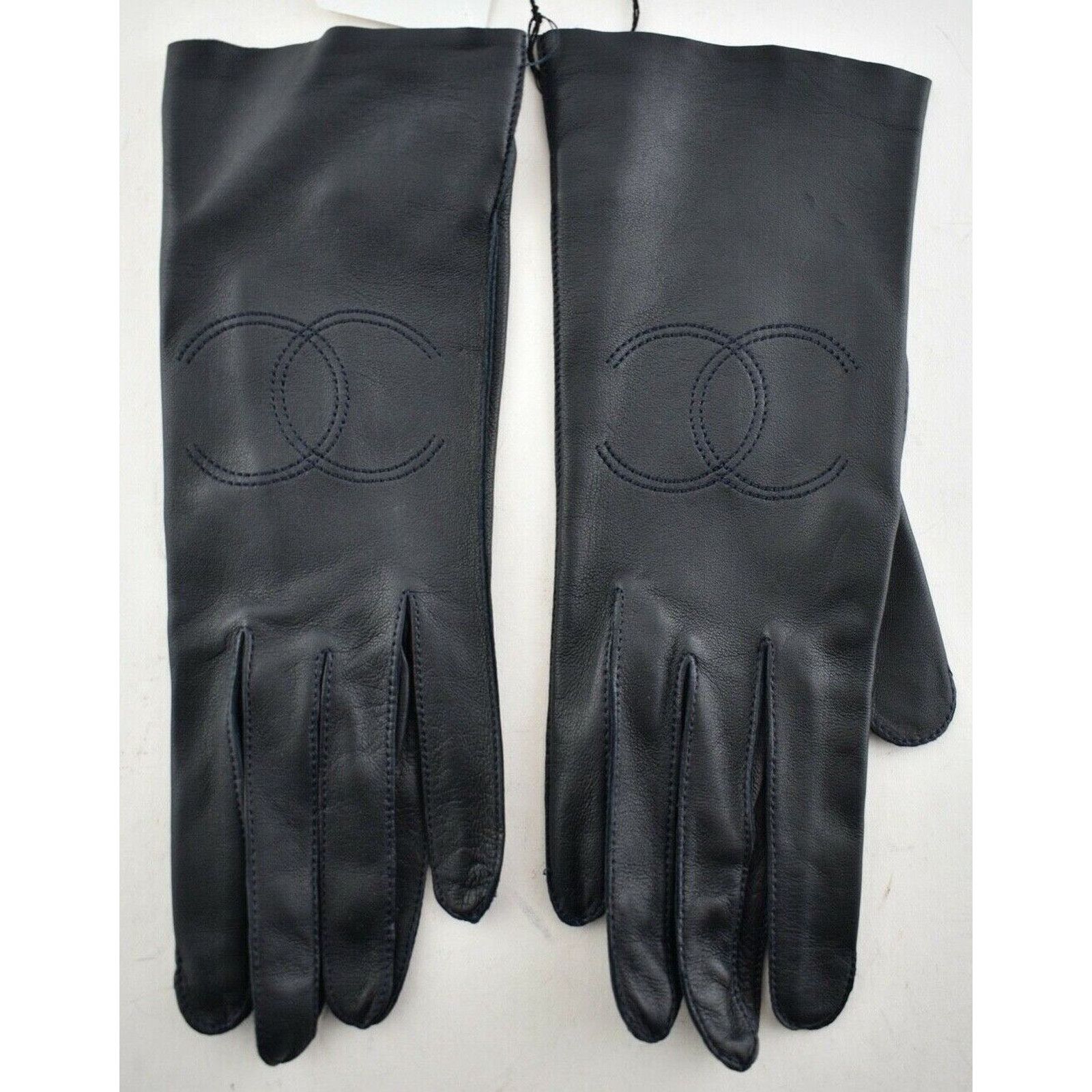 Chanel Chanel Lambskin Leather CC Stitch Logo 5 Finger Gloves 6.5 Size ONE SIZE - 2 Thumbnail
