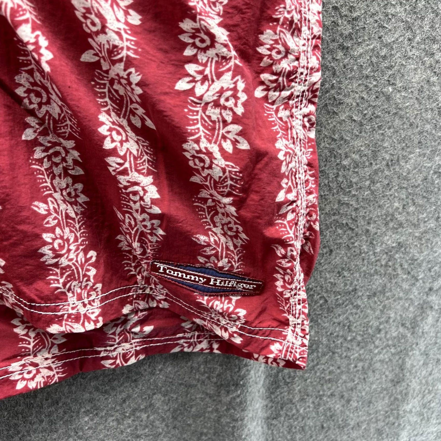 Tommy Hilfiger VINTAGE Tommy Hilfiger Shorts Men XL Red Striped Floral Nylon Swim Bottom Trunk Pool Swimwear Polyester Lining Size US 36 / EU 52 - 5 Thumbnail