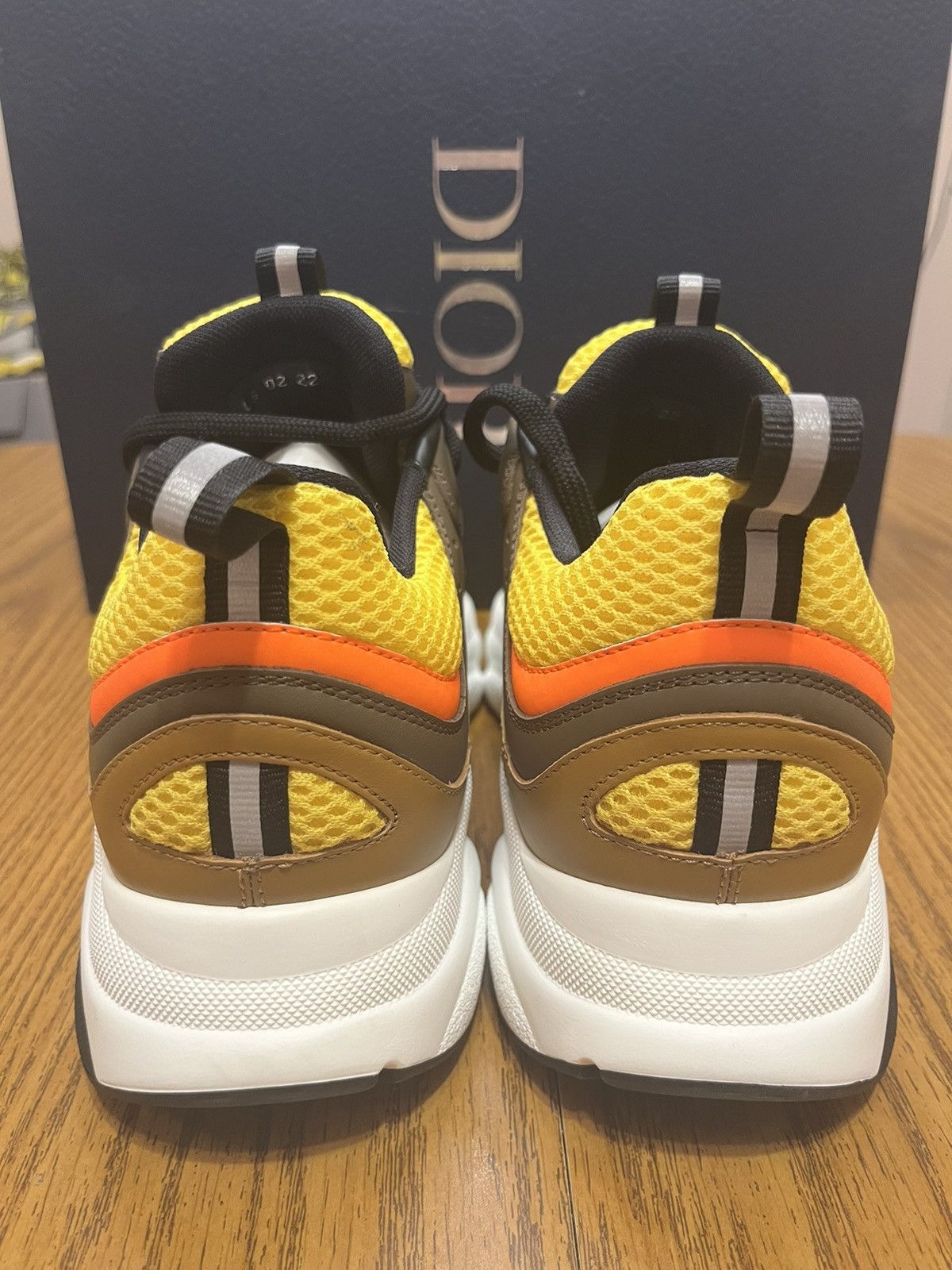 Dior Dior B22 Sneaker Ebony/Camel Size US 6 / EU 39 - 4 Thumbnail