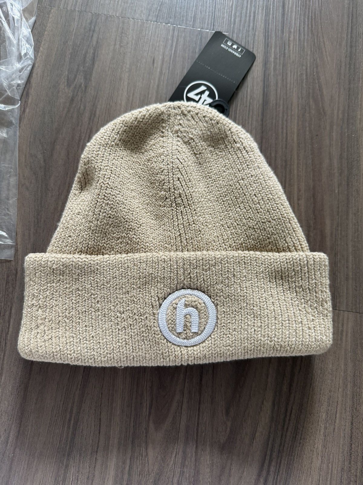 HIDDEN × New Era HIDDEN NY H Logo Beanie Khaki Tan Knit Hat One Size New Size ONE SIZE - 5 Thumbnail