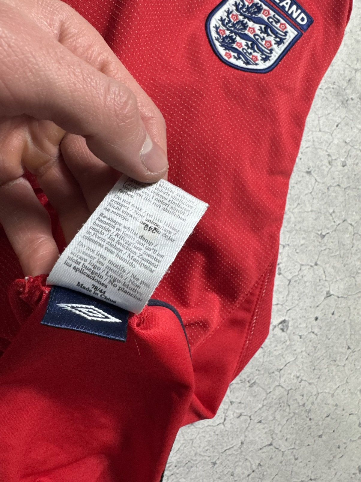 Umbro Umbro Team England 2004/2006 Vintage Soccer Jersey Size US M / EU 48-50 / 2 - 9 Thumbnail