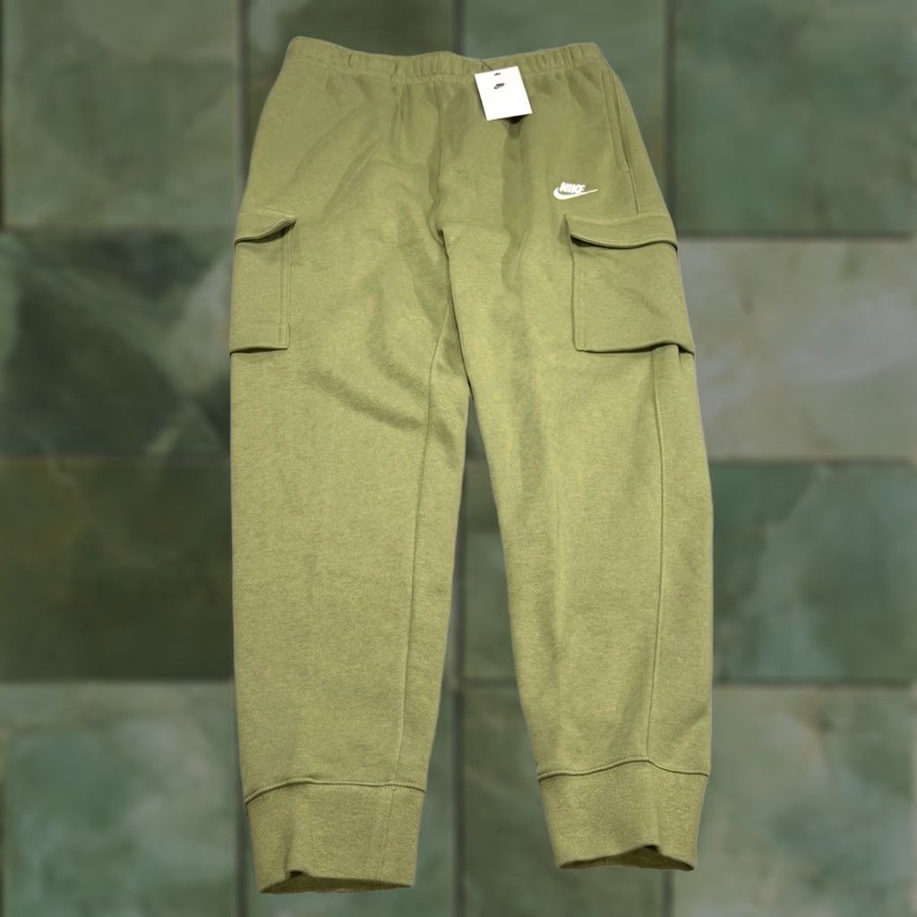 Nike Nike Cargo Fleece Pants Sweatpants Logo M Men Green 26.5in Inseam Cotton Fleece Regular Cargo Pants Size US 31 - 1 Thumbnail