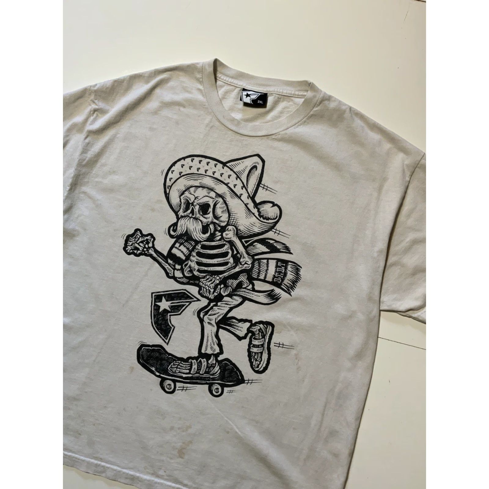 Vintage VTG Famous Stars & Straps T-Shirt Grunge Skulls Skeleton Straps Skateboard Graphic 2XL White Mens Size US XXL / EU 58 / 5 - 4 Thumbnail