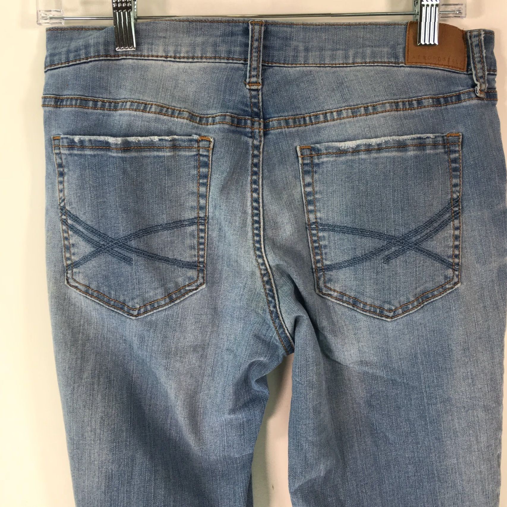 Vintage Aéropostale Jeans Women's Straight Denim Blue Size 8 30x29 Belt Loops 5-Pocket Regular Straight Leg Jeans 77% Cotton 21% Polyester 2% Spandex Size 30" / US 8 / IT 44 - 3 Thumbnail