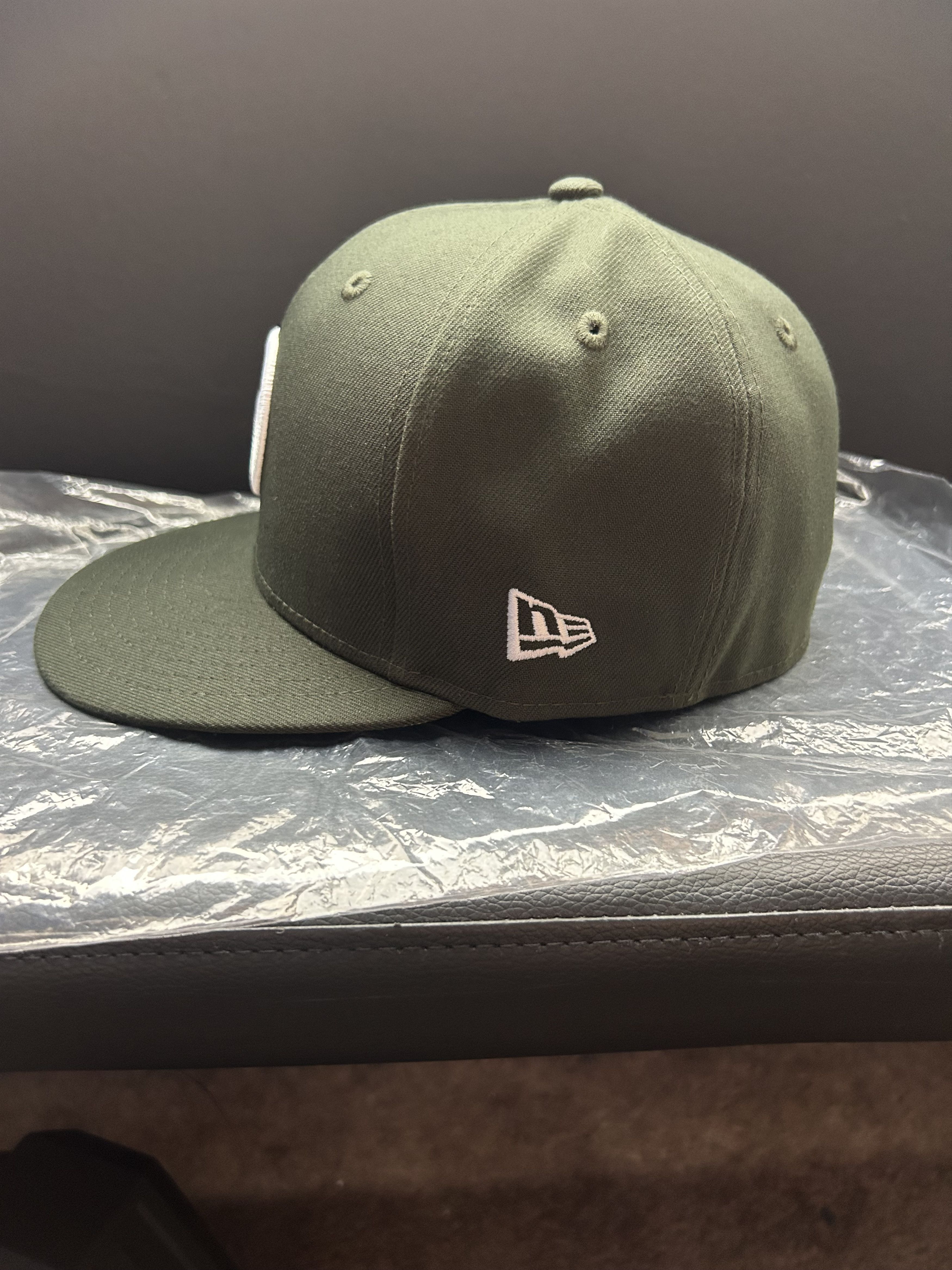HIDDEN × New Era Hidden NY New Era 59FIFTY Olive Green Hat NWOT Size 7 Size ONE SIZE - 4 Thumbnail