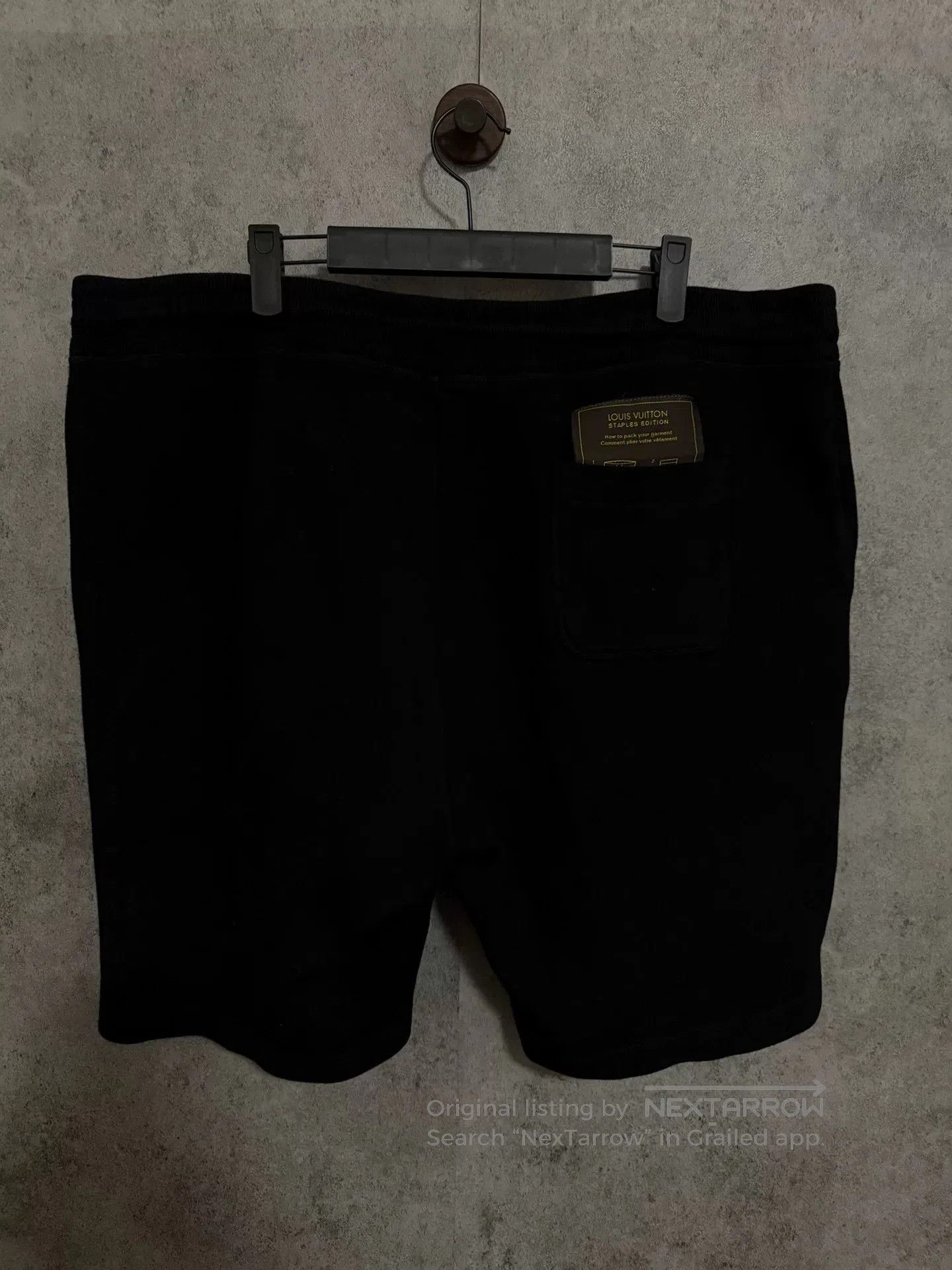 Louis Vuitton Louis Vuitton Logo Shorts. Size US 36 / EU 52 - 1 Thumbnail