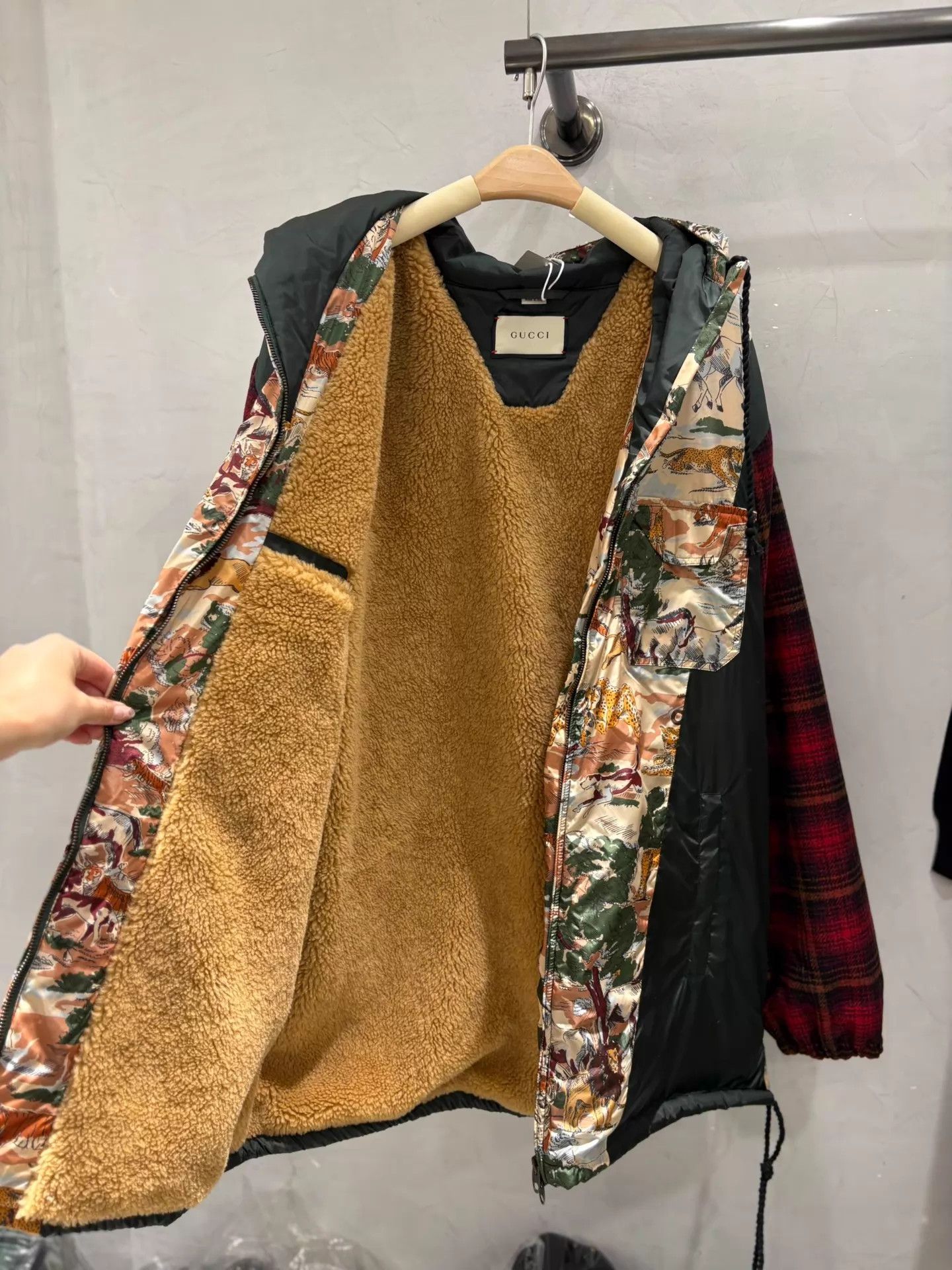 Gucci Gucci Jungle Animal Print Hooded Casual Jacket Unisex 48 Size US M / EU 48-50 / 2 - 2 Thumbnail