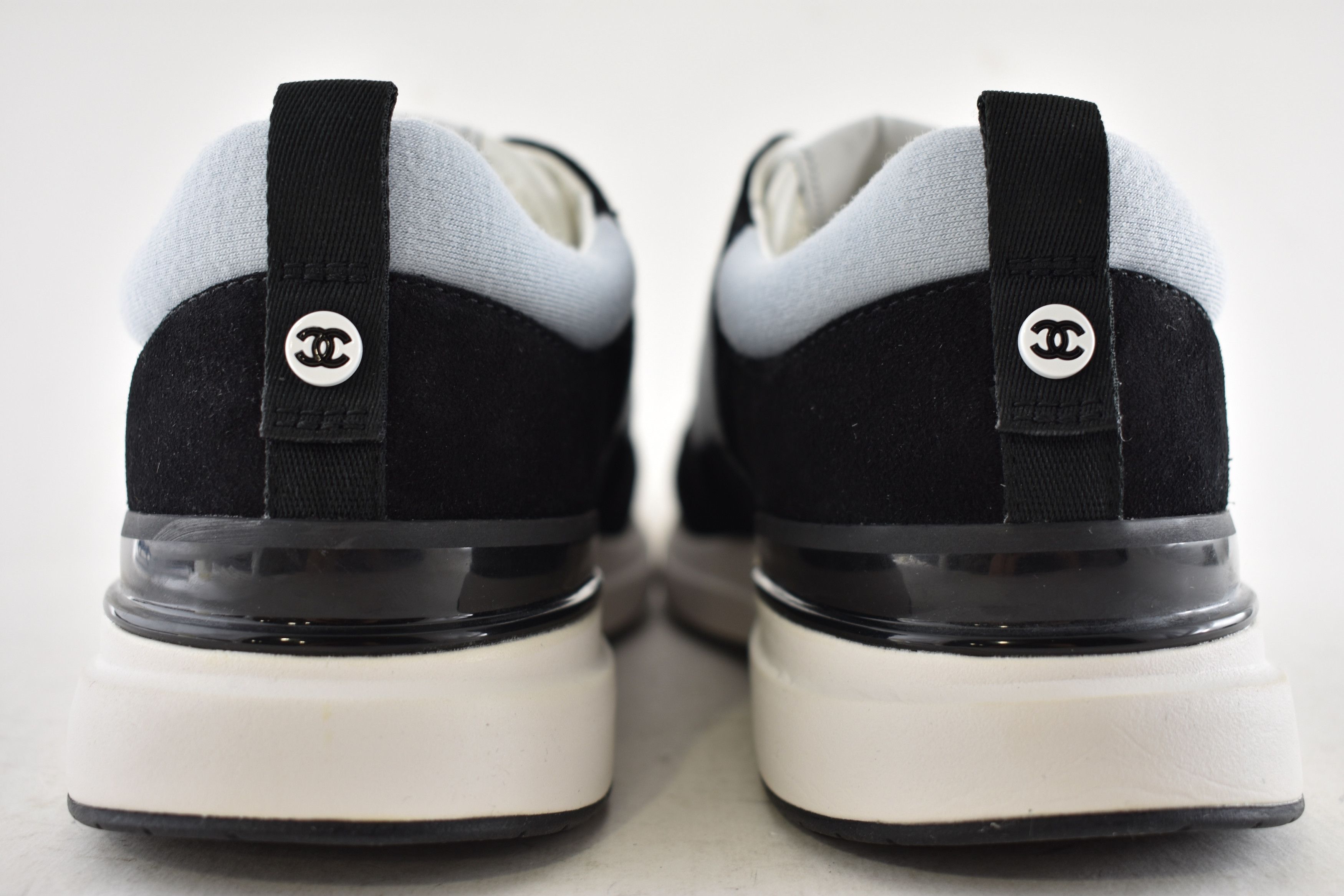 Chanel Chanel 22B Black White CC Logo Suede Flat Trainer Sneaker 40 Size US 10 / IT 40 - 13 Thumbnail