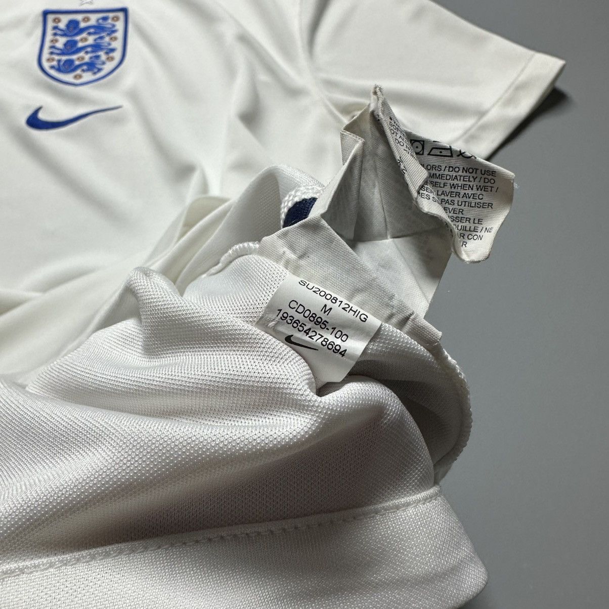 Nike ENGLAND NIKE 2020 EURO FOOTBALL SOCCER HOME JERSEY Size M / US 6-8 / IT 42-44 - 11 Thumbnail