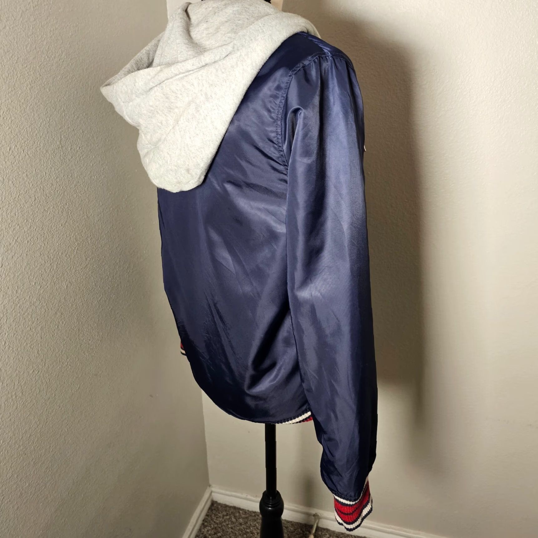 H&M H&M Divided Women's Hoodie Sweatshirt Blue & Gray XS Size Pullover Stretch Waist Regular Long Sleeve Size XS / US 0-2 / IT 36-38 - 4 Thumbnail