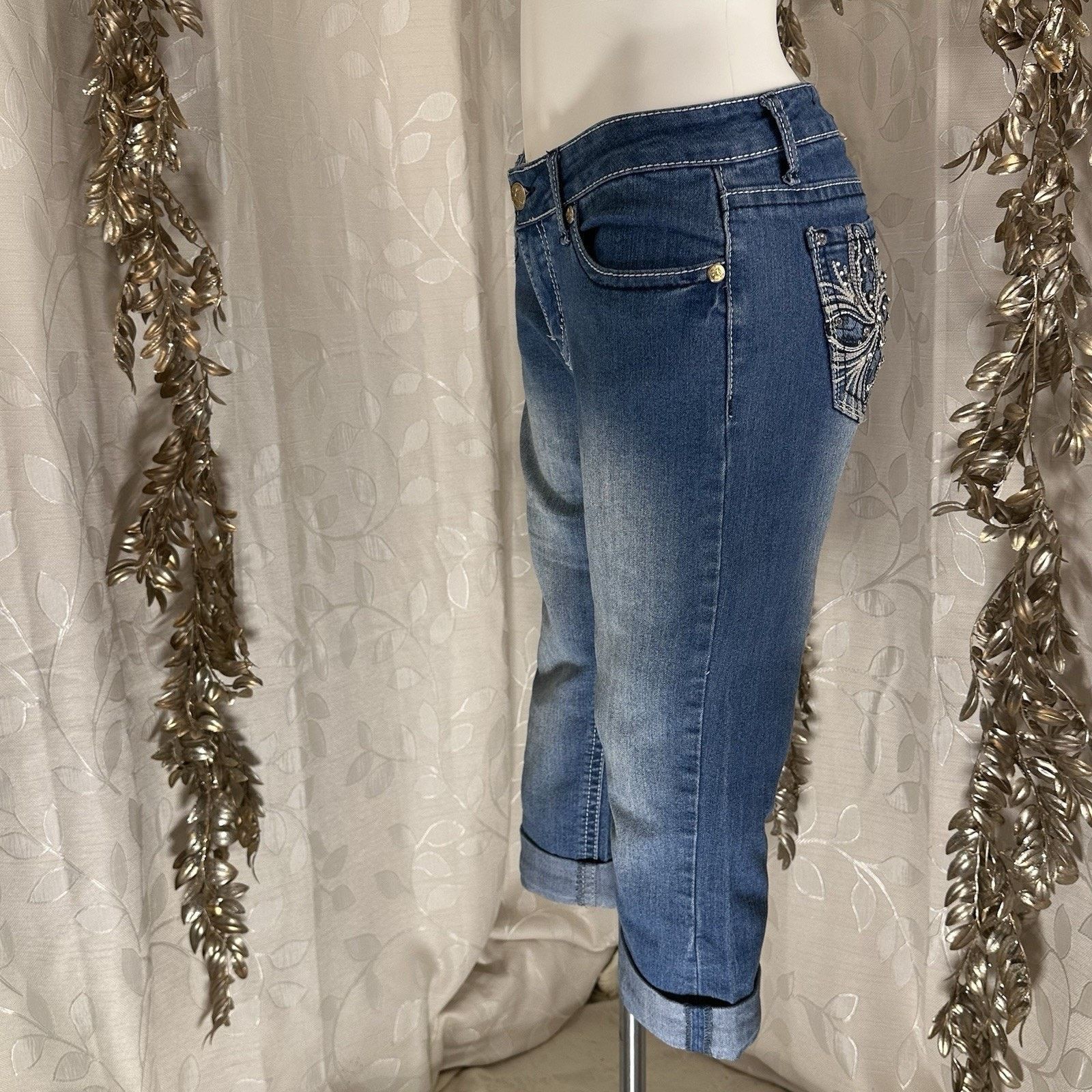 Indigo Love Indigo Jean Women's Size 6 Cuffed Capri Bling Size 28" / US 6 / IT 42 - 5 Thumbnail