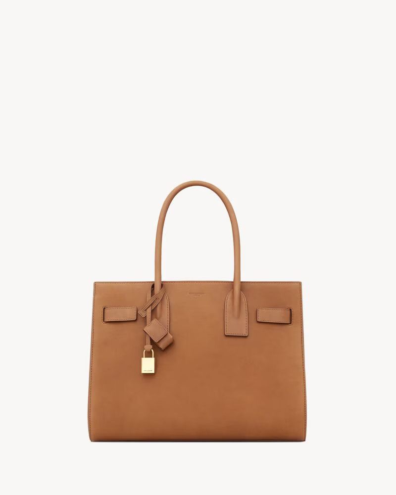 o1tp1o1224 Size: OS/Shoulder Bag in Brown