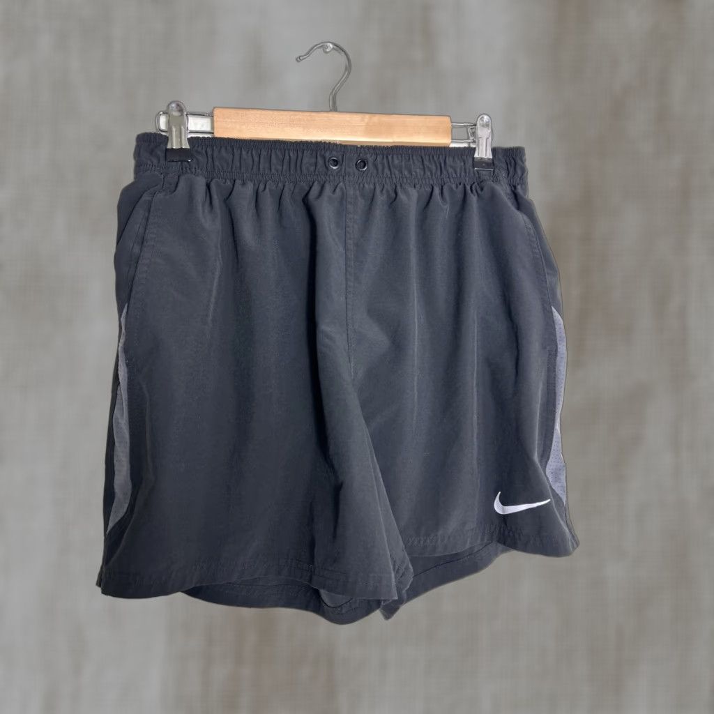 Nike Nike Lined Running Shorts Men’s Large Black Missing Drawstring 30x4.5 Size US 33 - 1 Thumbnail