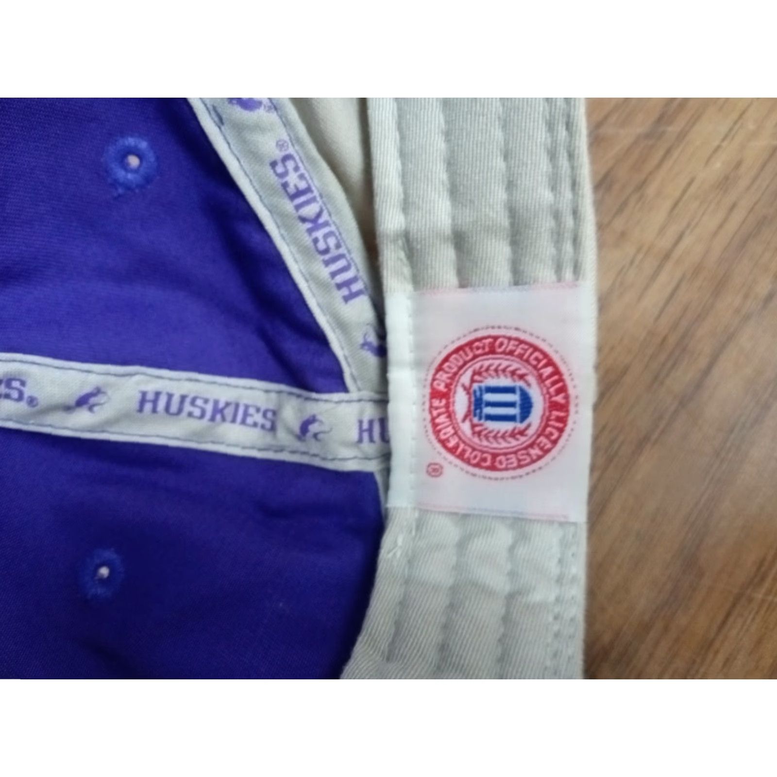 New Era VINTAGE New Era Adjustable NCAA Washington Huskies Hat Embroidered Logo Hookloop Hat Men One Size Purple Huskies 90s Sports Logo Size ONE SIZE - 5 Thumbnail