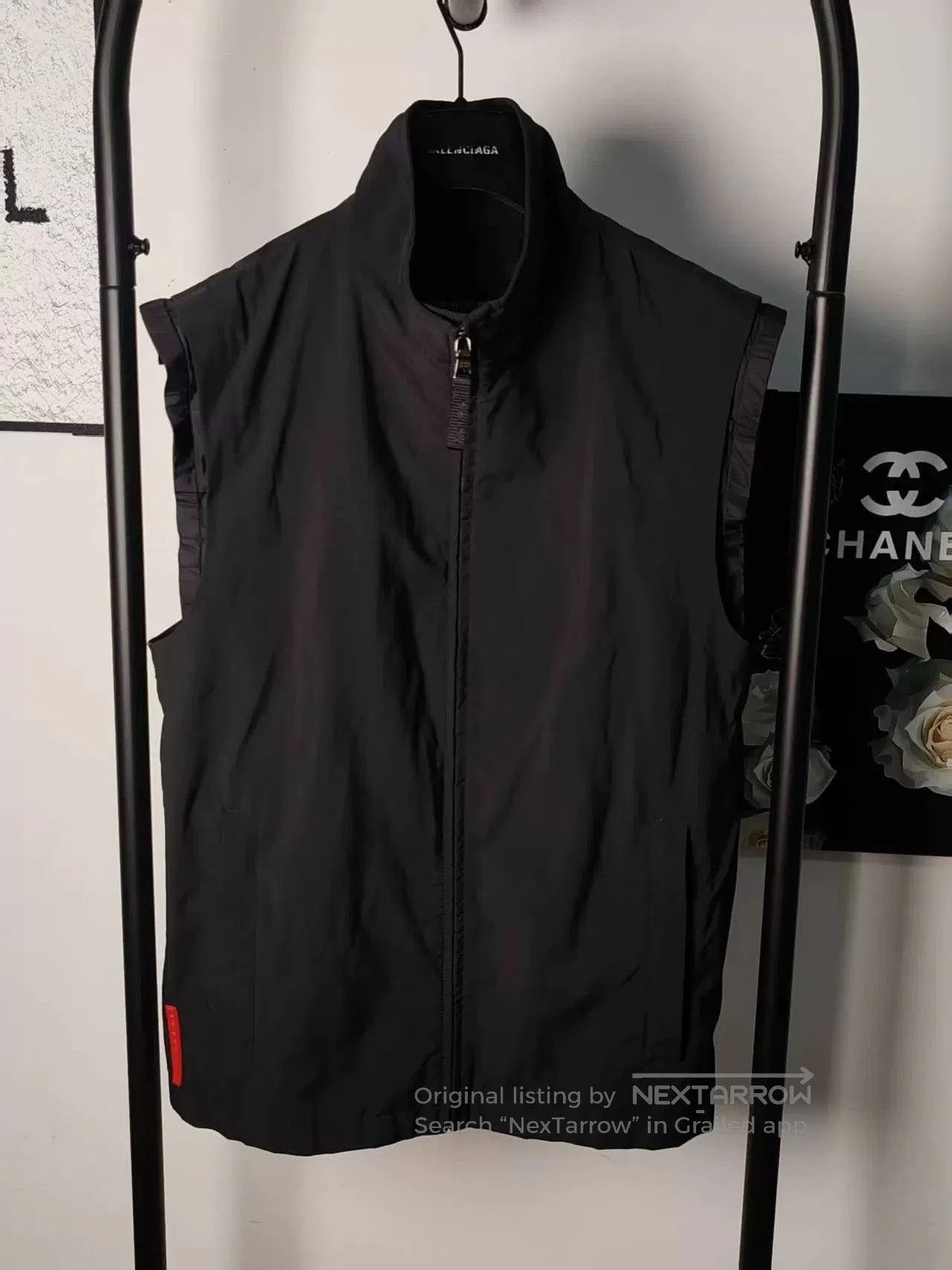 Prada Prada Logo Vest with Gel Strips. Size US S / EU 44-46 / 1 - 1 Thumbnail