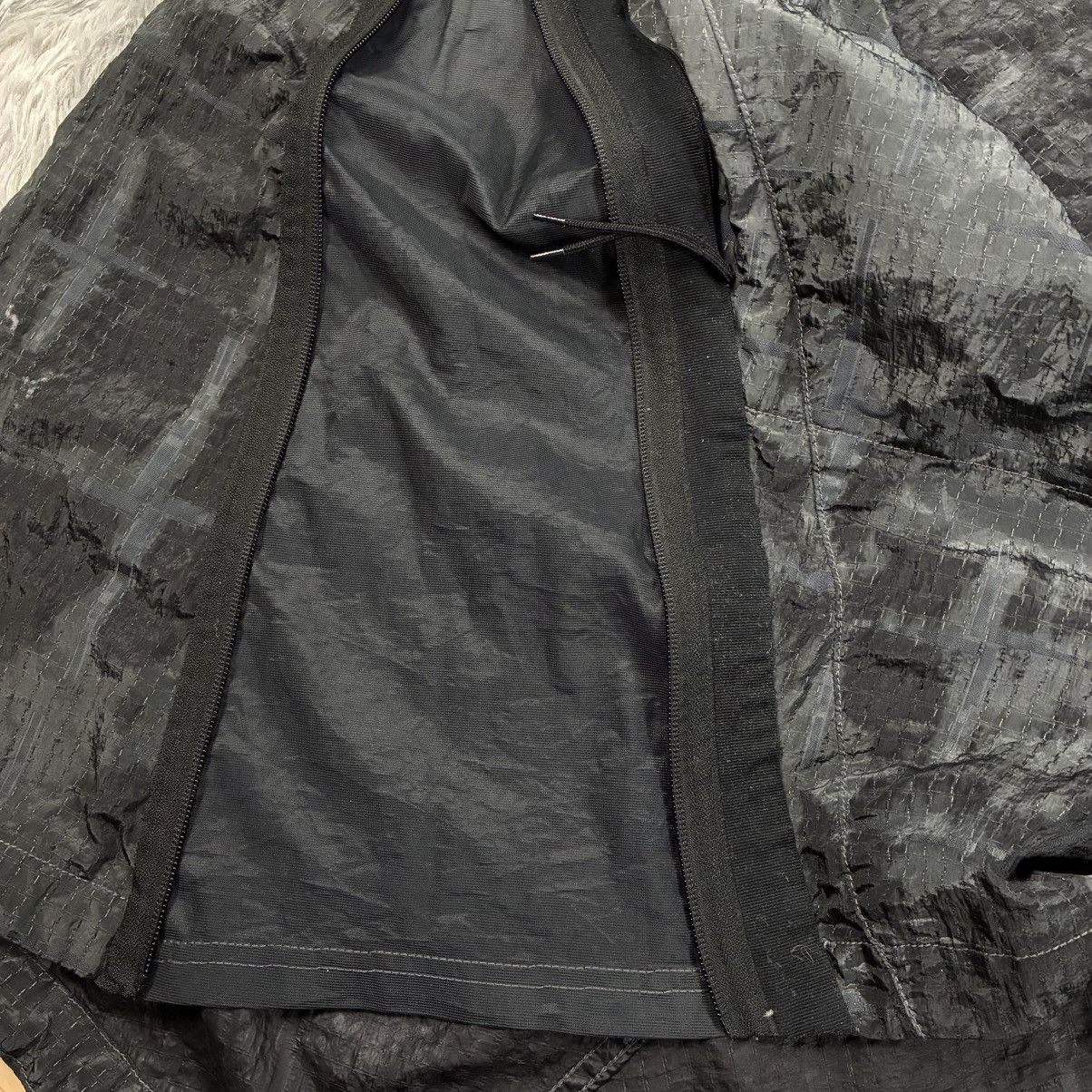 Stone Island Stone Island Check Jacquard Nylon Metal Rain Poncho Size M Size US M / EU 48-50 / 2 - 12 Thumbnail