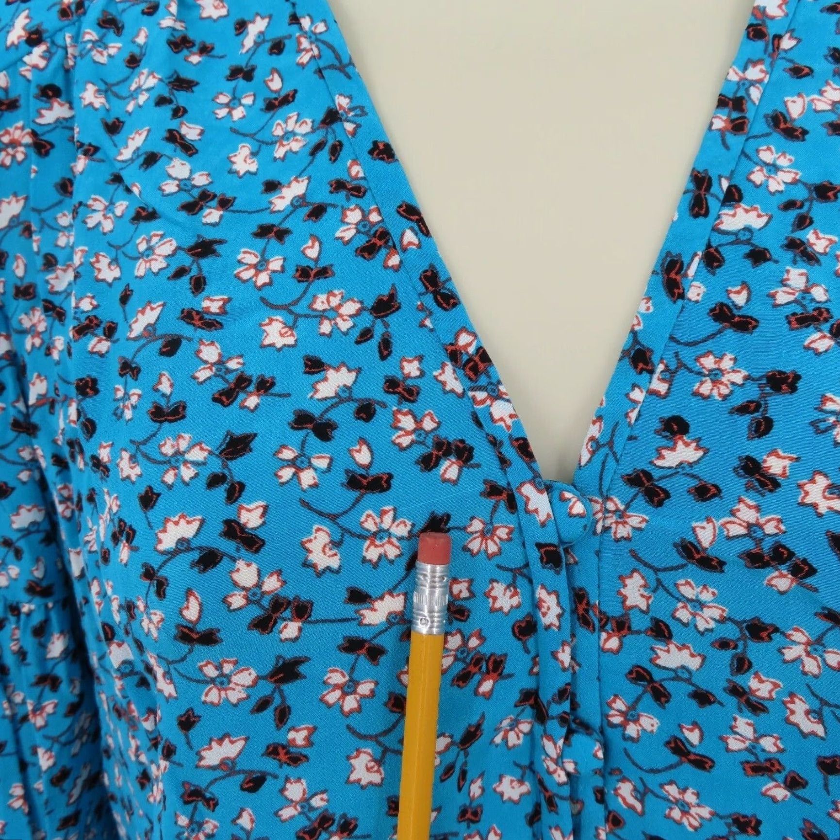 Veronica Beard VERONICA BEARD Blouse Shirt Floral V-Neck Button Front Blue White Women 0 Size XS / US 0-2 / IT 36-38 - 3 Thumbnail