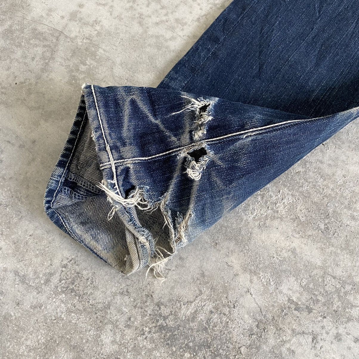 Japanese Brand 2000’s No ID Japan Faded Honeycomb Jeans Slim Fit Size US 31 - 11 Thumbnail
