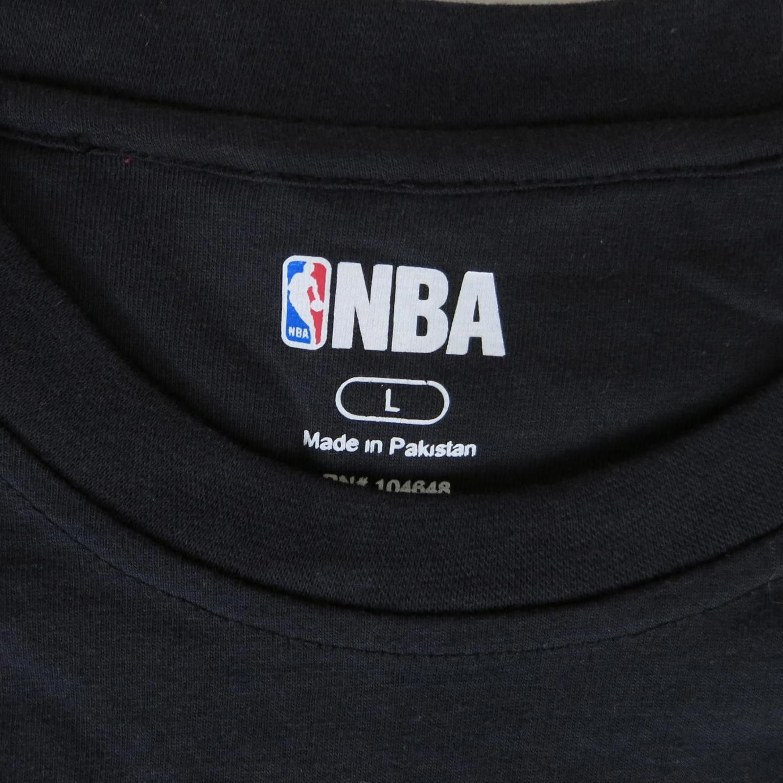 NBA Men's Large Chicago Bulls Black Graphic T-Shirt Size US L / EU 52-54 / 3 - 4 Thumbnail