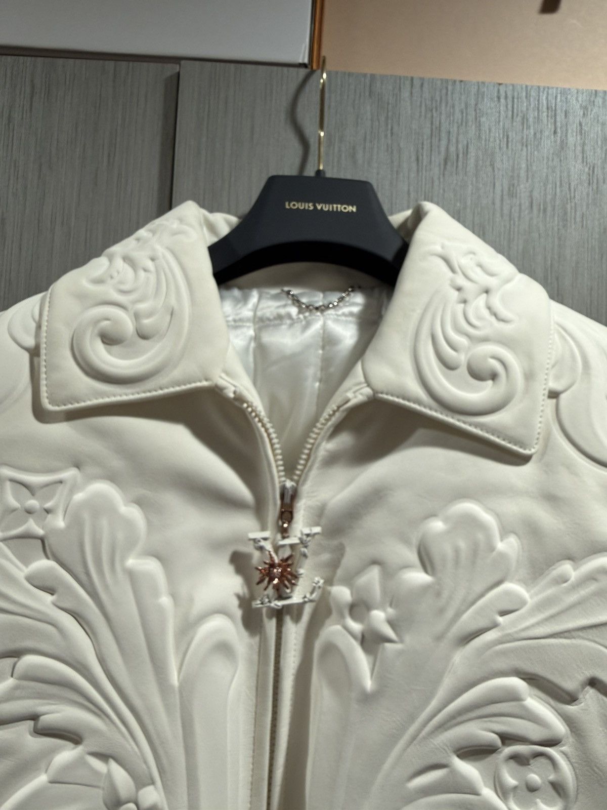 Louis Vuitton Louis Vuitton Ornament Monogram Debossed Leather Jacket Size US S / EU 44-46 / 1 - 3 Thumbnail