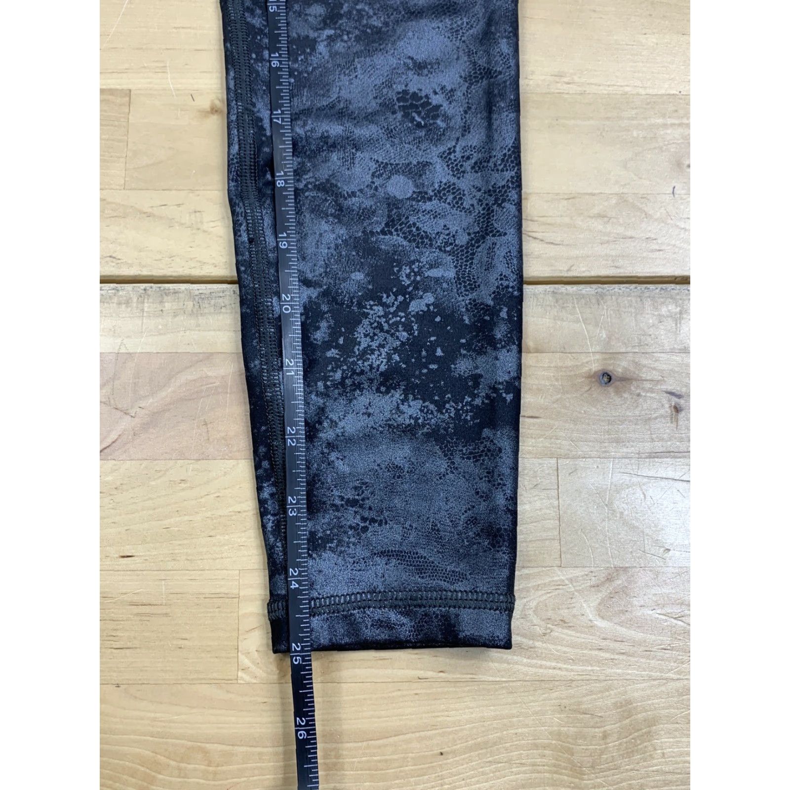 Athleta Athleta Leggings Womens XS Black Lace Capri Casual Activewear #7601 Size ONE SIZE - 7 Thumbnail