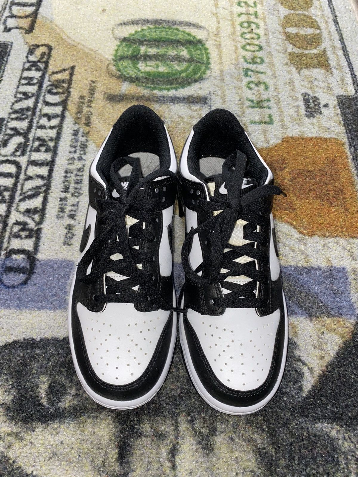 Nike Nike Dunk Low Panda (5.5Y Grade School) Size US 7 / IT 37 - 4 Thumbnail