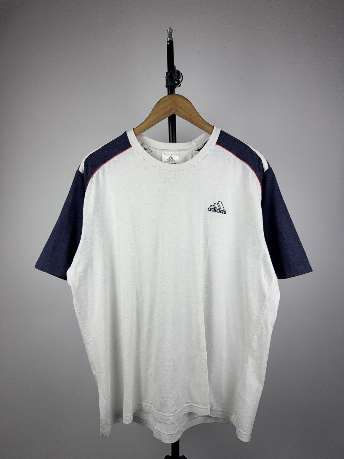 Adidas Vintage 00s Retro Rare Adidas Streetwear Tee Shirt Size US L / EU 52-54 / 3 - 1 Thumbnail