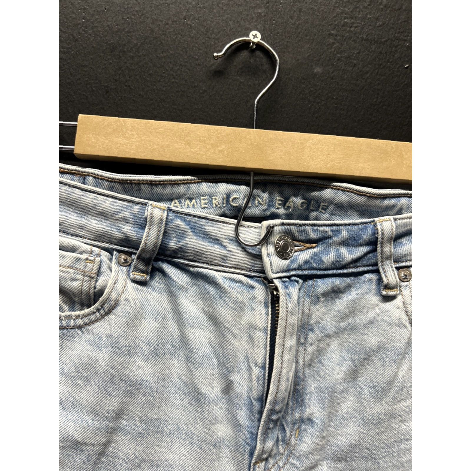 American Eagle Outfitters American Eagle Distressed Mom Straight Women's size 8 Medium Blue Denim Jeans Size 30" / US 8 / IT 44 - 2 Thumbnail