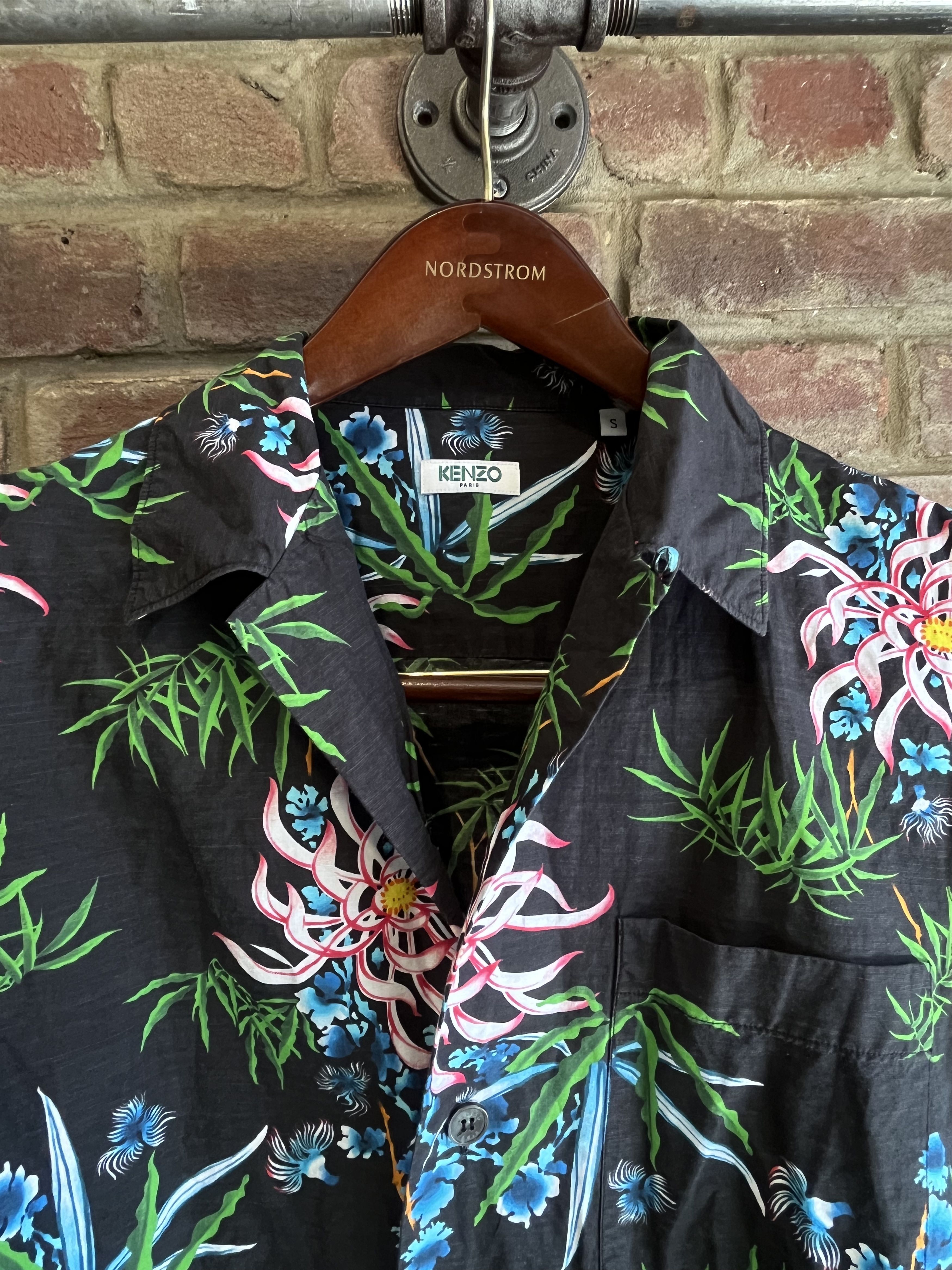 Kenzo Kenzo Hawaiian Flower Print Short-Sleeve Button-Up Shirt Size US S / EU 44-46 / 1 - 4 Thumbnail