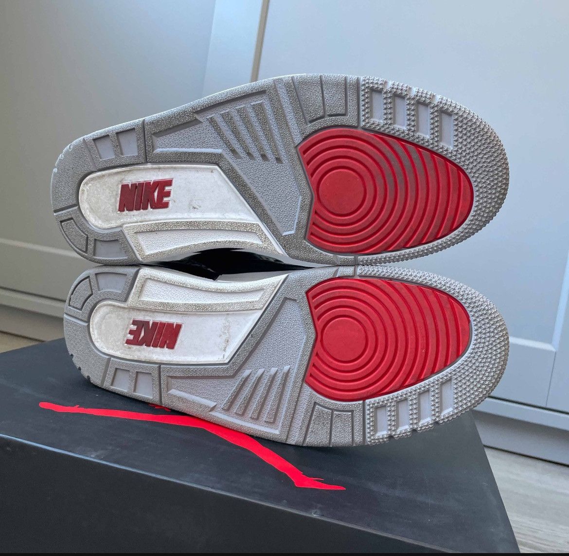 Jordan Brand Size 8.5 - Nike Air Jordan 3 Retro OG Black Cement 2018 VNDS Size US 8.5 / EU 41-42 - 5 Thumbnail