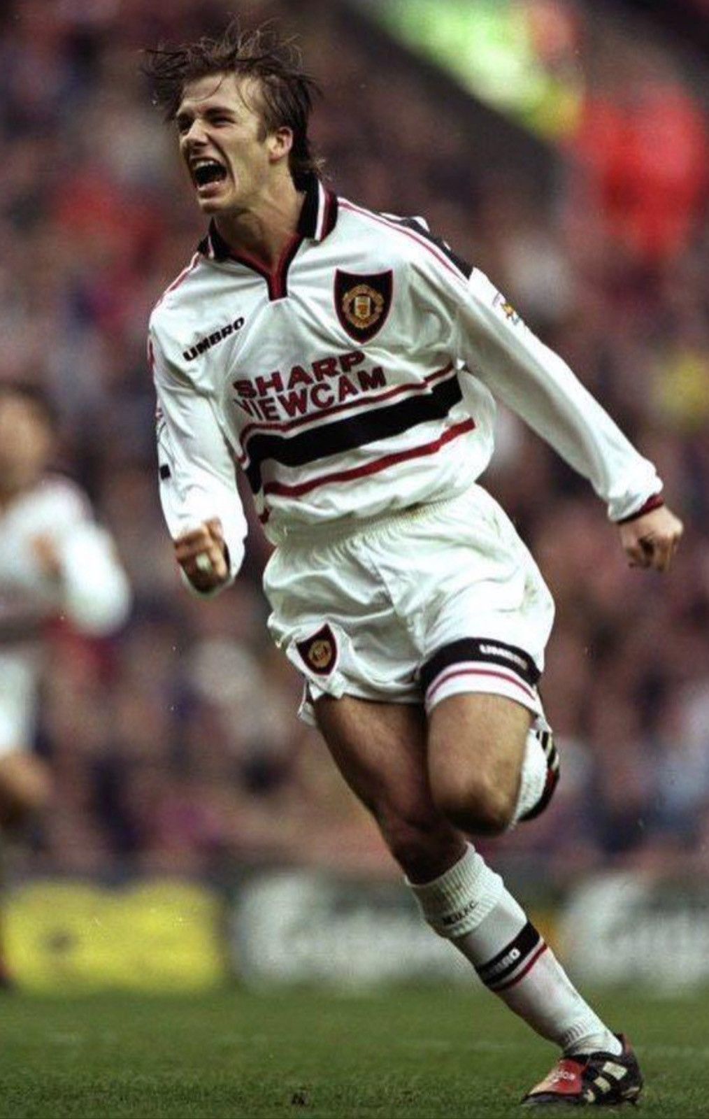 Other Manchester United 97/99 retro away shirt #7 Beckham Size US M / EU 48-50 / 2 - 12 Thumbnail