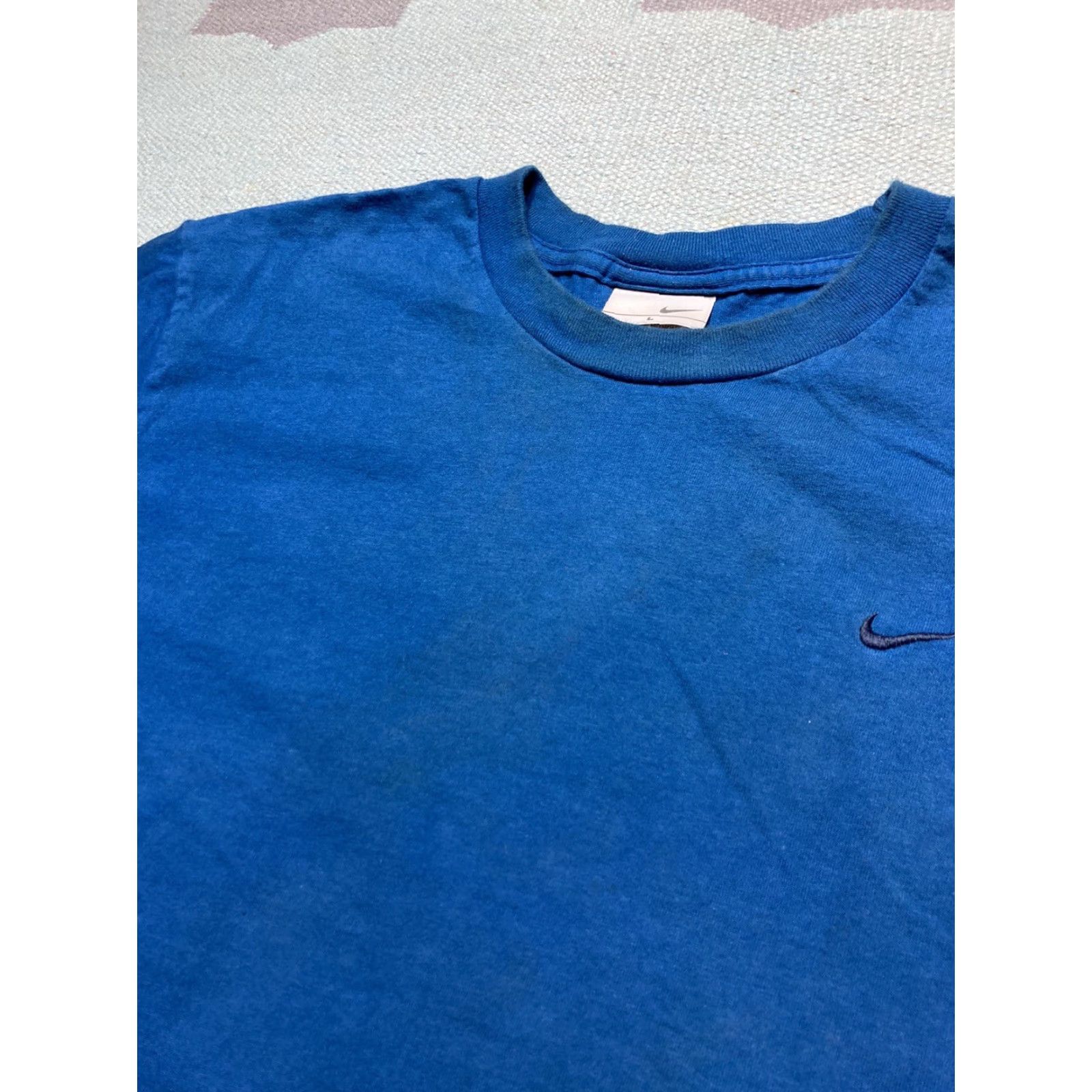 Nike VINTAGE Nike T-Shirt Embroidered Swoosh Royal Blue Men L Check Shirt Size US L / EU 52-54 / 3 - 6 Thumbnail
