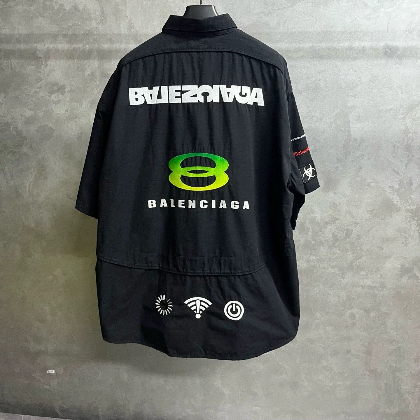 Balenciaga Balenciaga Black Letter Print Short Sleeve Shirt Size US M / EU 48-50 / 2 - 5 Thumbnail