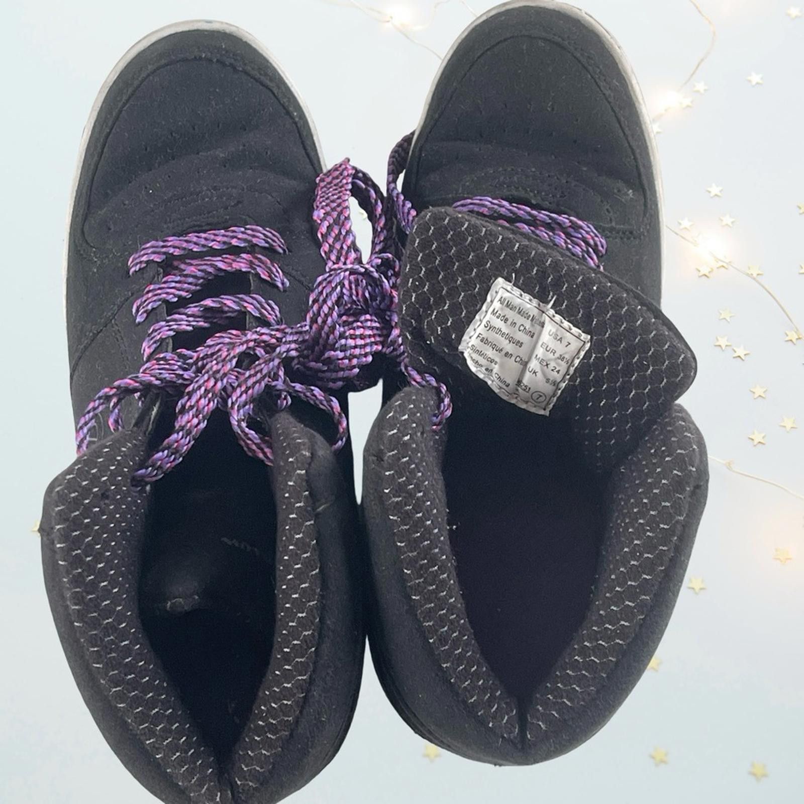 Champion Champion Womens Black and Purple High-Top Sneakers in size 7 Size US 7 / IT 37 - 6 Thumbnail