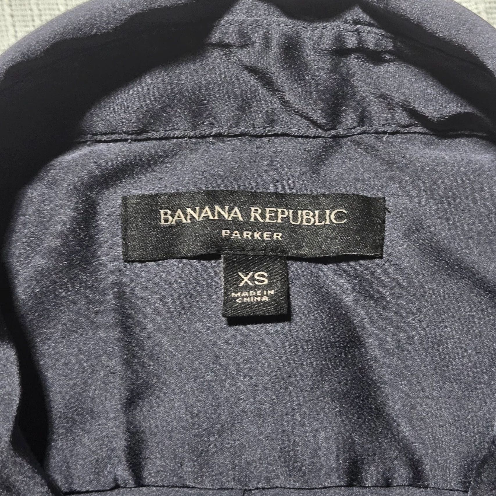 Banana Republic Banana Republic Shirt Adult XS Solid Black Lightweight Button-Up Top Womens Shirt XS Black Banana Republic Solid Lightweight Button-Up Shirt Top Women Size XS / US 0-2 / IT 36-38 - 3 Thumbnail