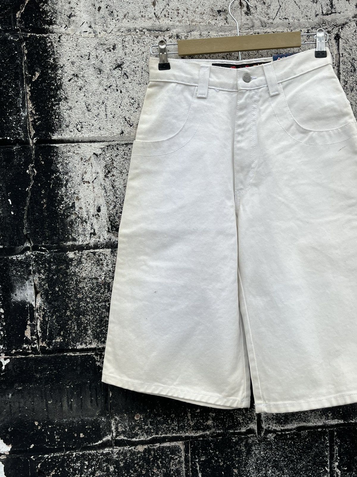 JNCO Y2K Jnco style Jynx baggy embroidered jorts rare NWT hype Size US 26 / EU 42 - 8 Thumbnail