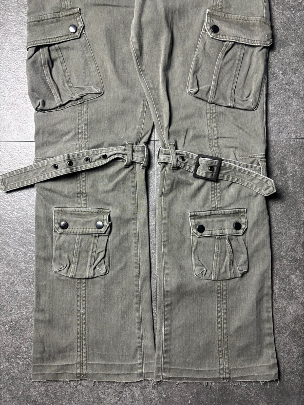 If Six Was Nine 2000s Semantic Design Multipocket Bondage Cargo Pants Size US 31 - 4 Thumbnail