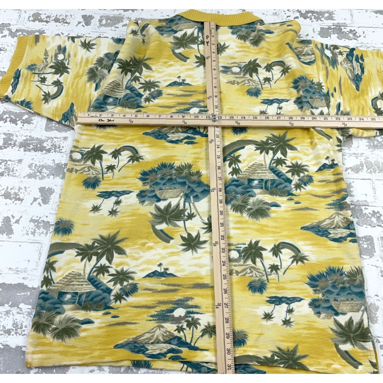 Tommy Bahama Tommy Bahama Polo Shirt Men Large Yellow Floral Hawaiian Beach Golf A7 Polo Size US L / EU 52-54 / 3 - 5 Thumbnail