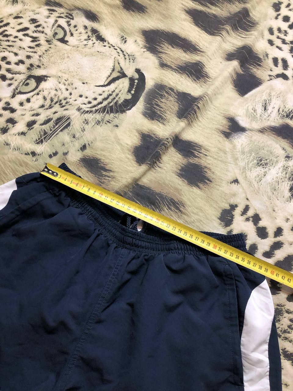 Umbro Vintage 90s Umbro shorts streetwear logo style Size US 36 / EU 52 - 15 Thumbnail