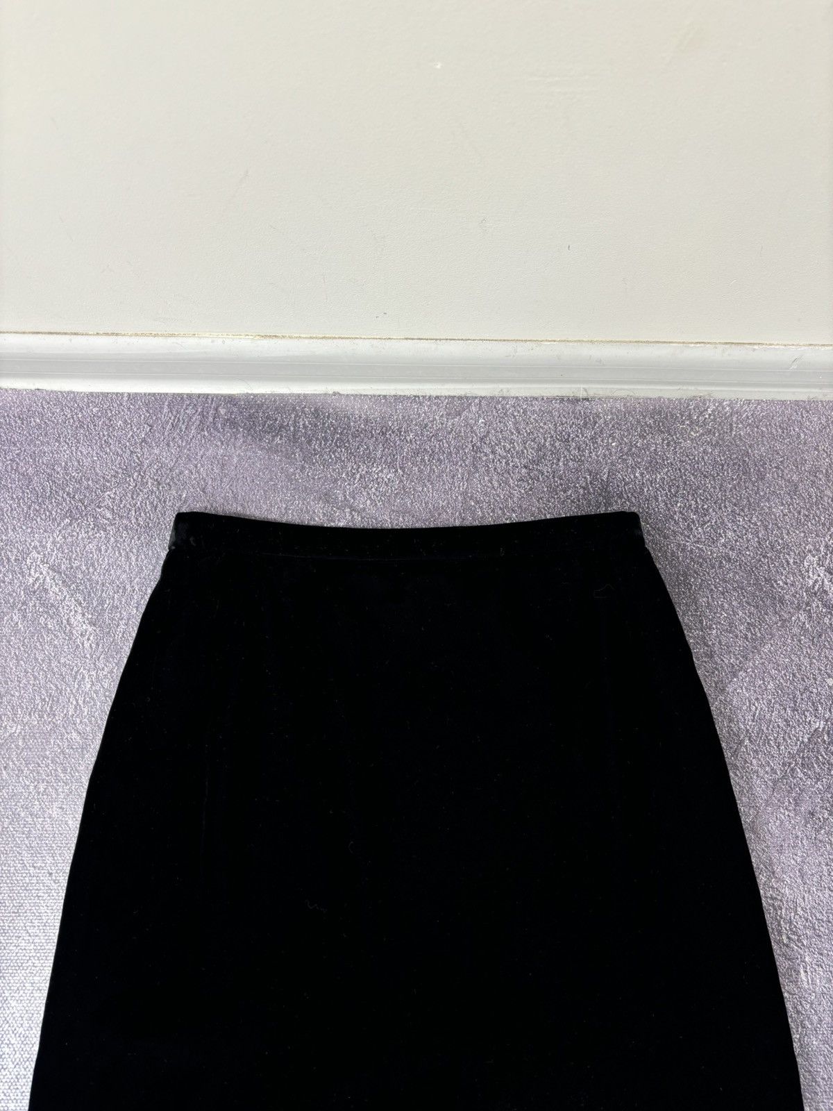 Mila Schon Vintage Mila Schon Due Women’s Rare Velvet Black Midi Skirt Size 30" / US 8 / IT 44 - 16 Thumbnail