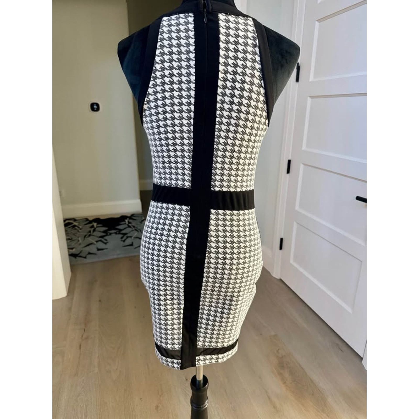 Other Stunning Black and White Mesh Accented Dress - Size S Size S / US 4 / IT 40 - 5 Thumbnail