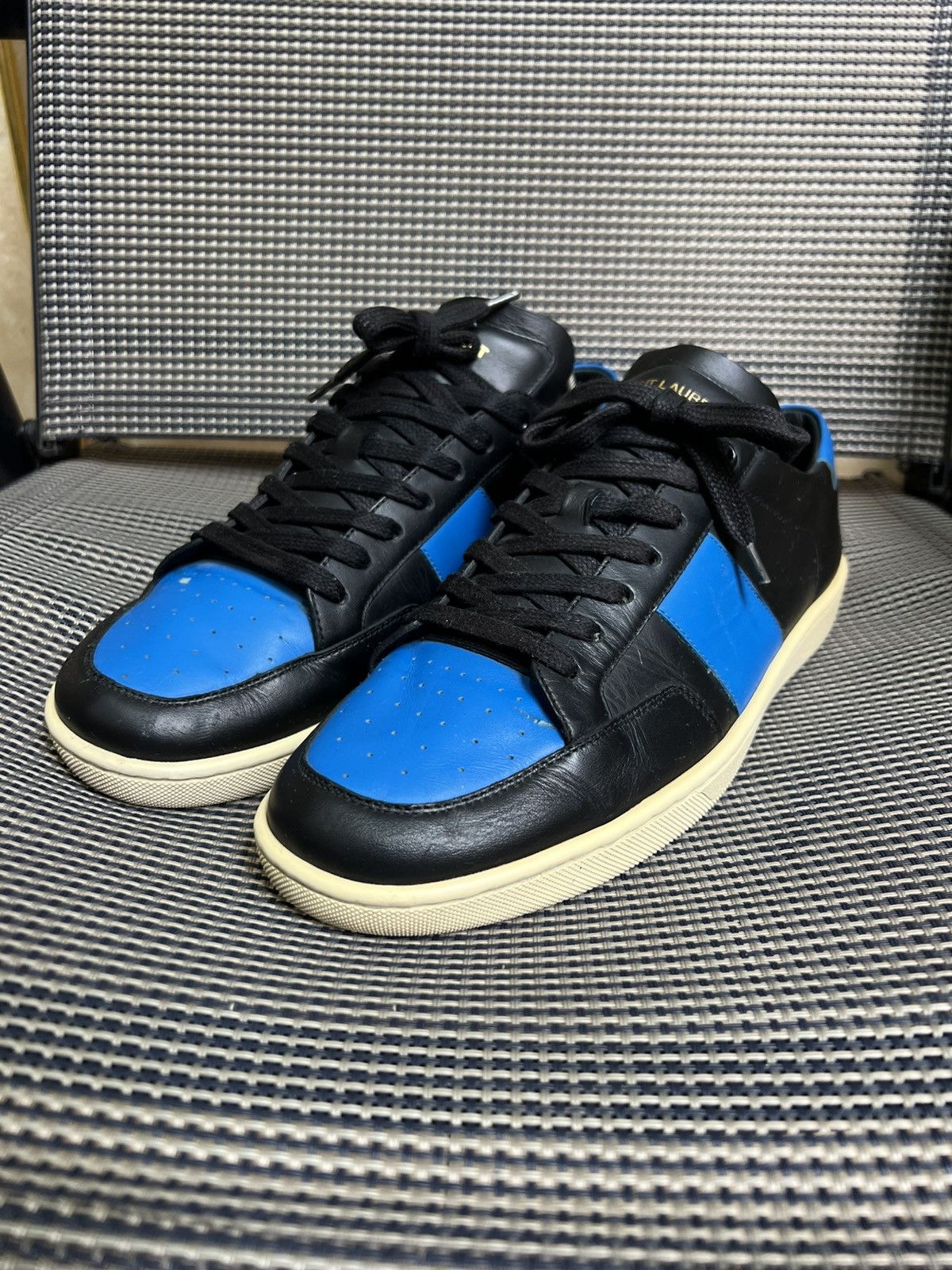 Saint Laurent Court Classic SL/10