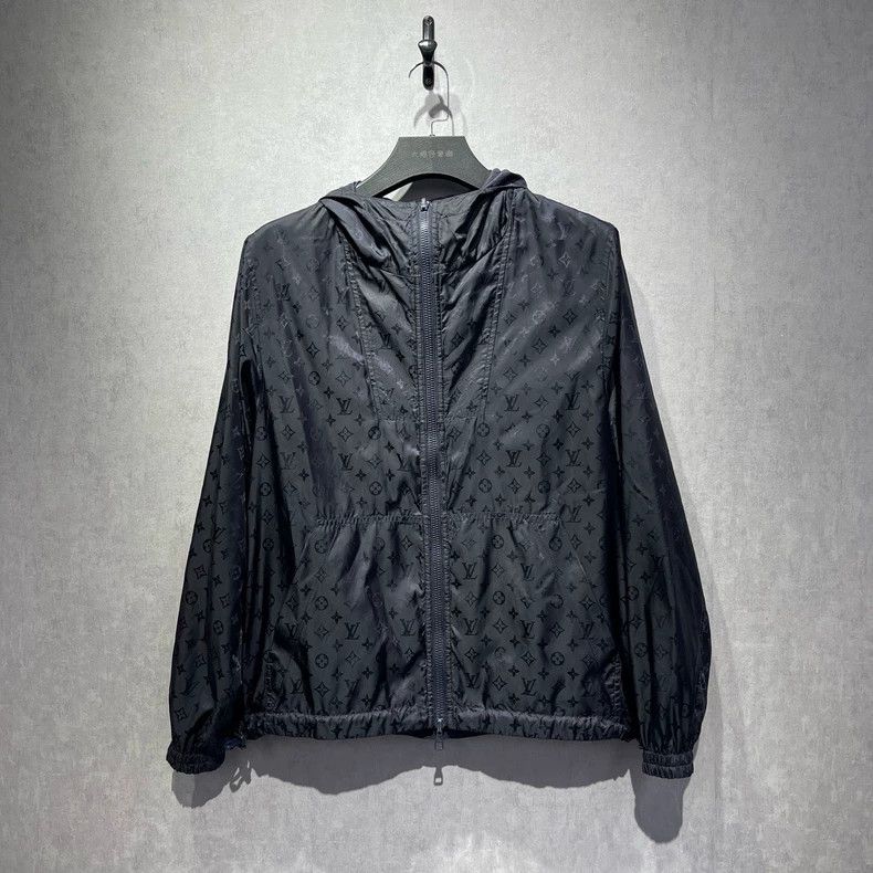 Louis Vuitton LOUIS VUITTON Reversible hooded jacket with full logo print Size US S / EU 44-46 / 1 - 3 Thumbnail