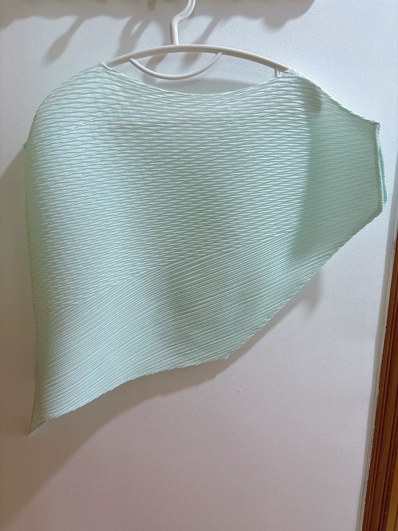 Issey Miyake Issey Miyake size:2 Light green pleated top Size XS / US 0-2 / IT 36-38 - 5 Thumbnail