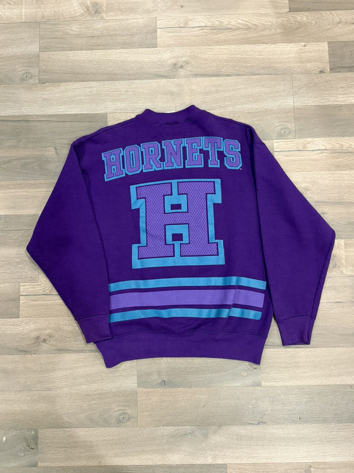 Salem Sportswear Vintage Salem Charlotte Hornets Sweatshirt Large NBA Purple Size US L / EU 52-54 / 3 - 2 Thumbnail