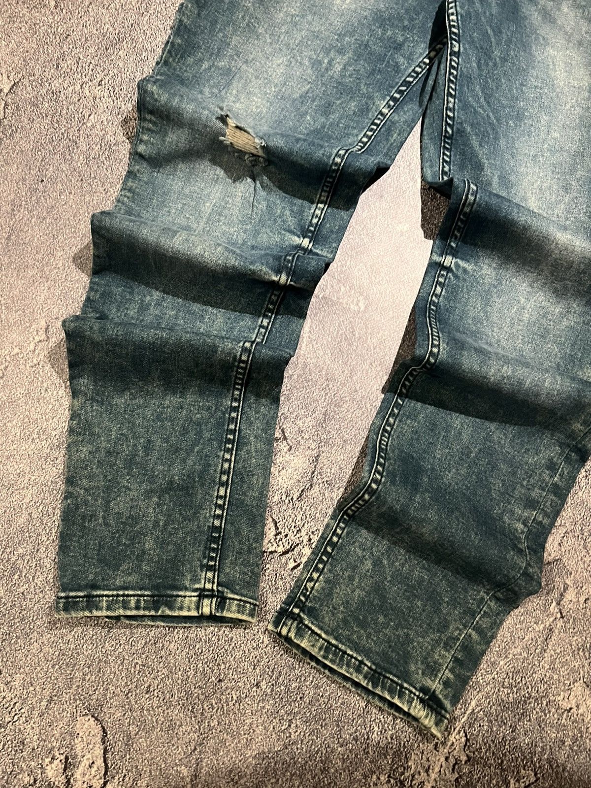 Japanese Brand Distressed Tokyo Slim Grunge Jean / Number Nine Style Size US 31 - 4 Thumbnail