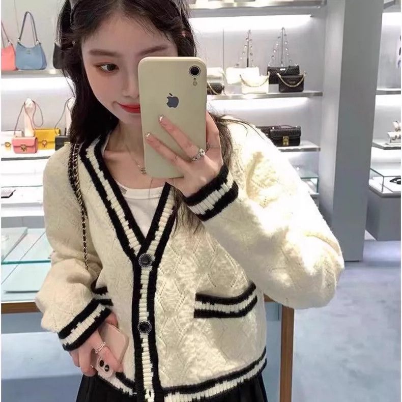 Chanel Chanel 22c early spring vacation new knitted white black e Size XS / US 0-2 / IT 36-38 - 7 Thumbnail