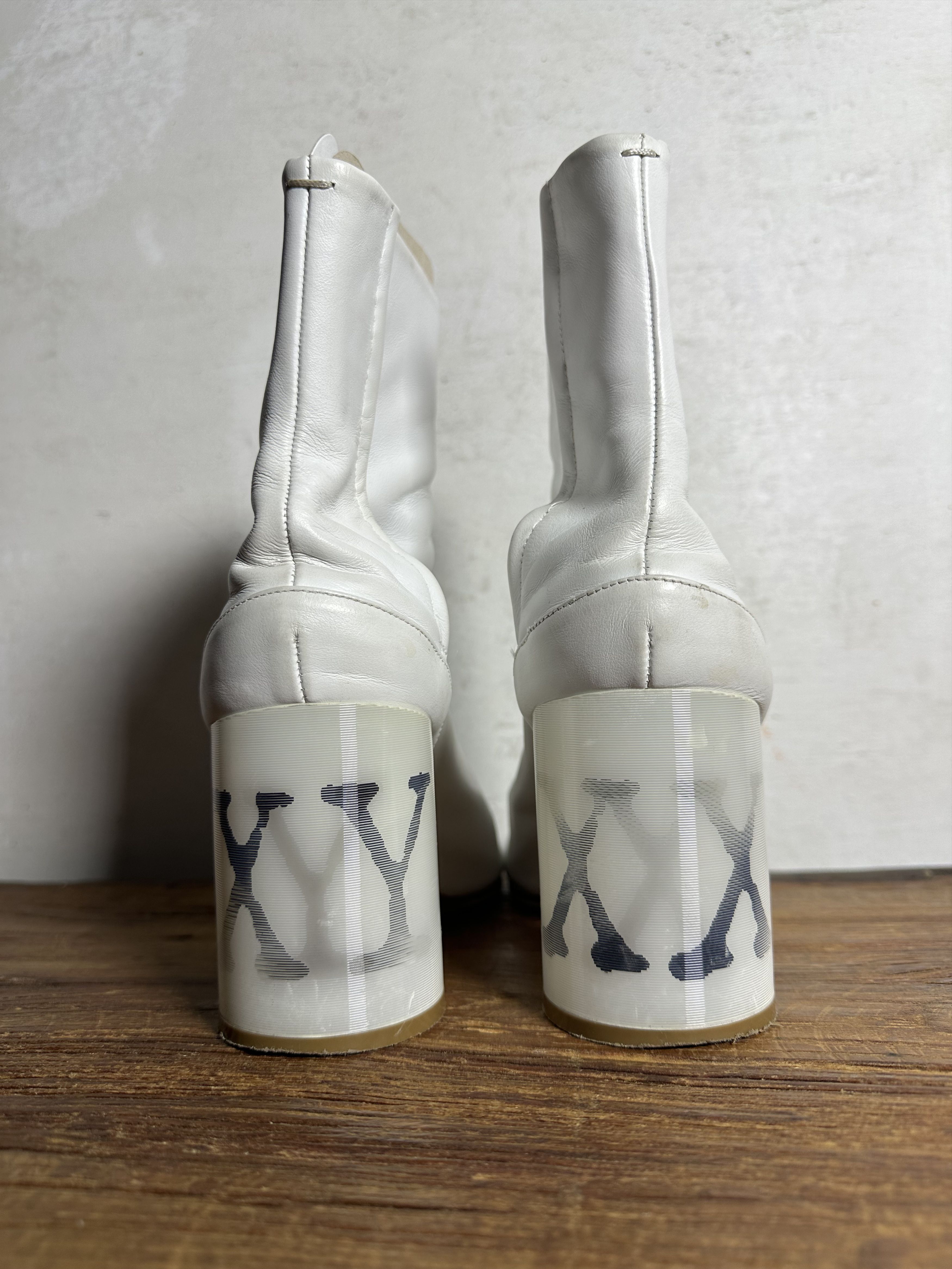 Maison Margiela Maison Margiela White Tabi Hologram XXX boots Size US 10 / IT 40 - 8 Thumbnail